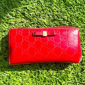 Gucci red wallet